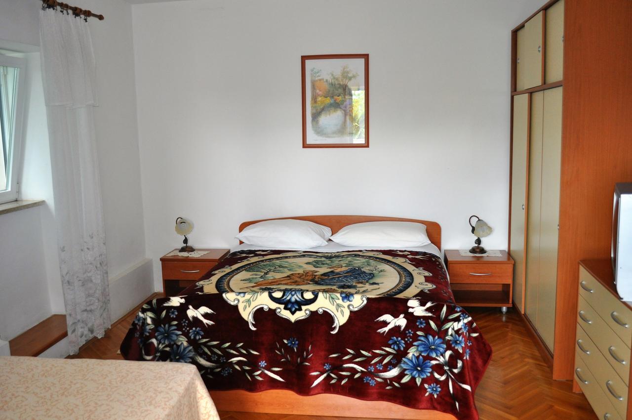 Tri Srca Apartments & Rooms Funtana Extérieur photo
