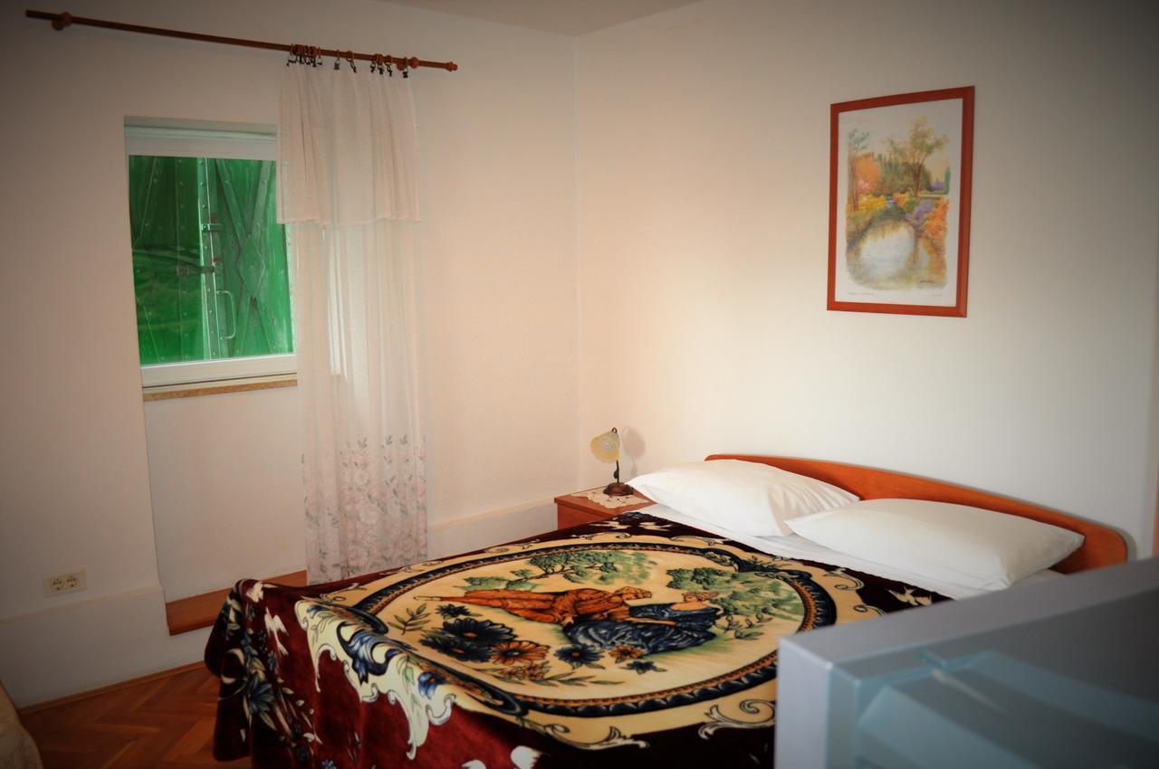 Tri Srca Apartments & Rooms Funtana Extérieur photo