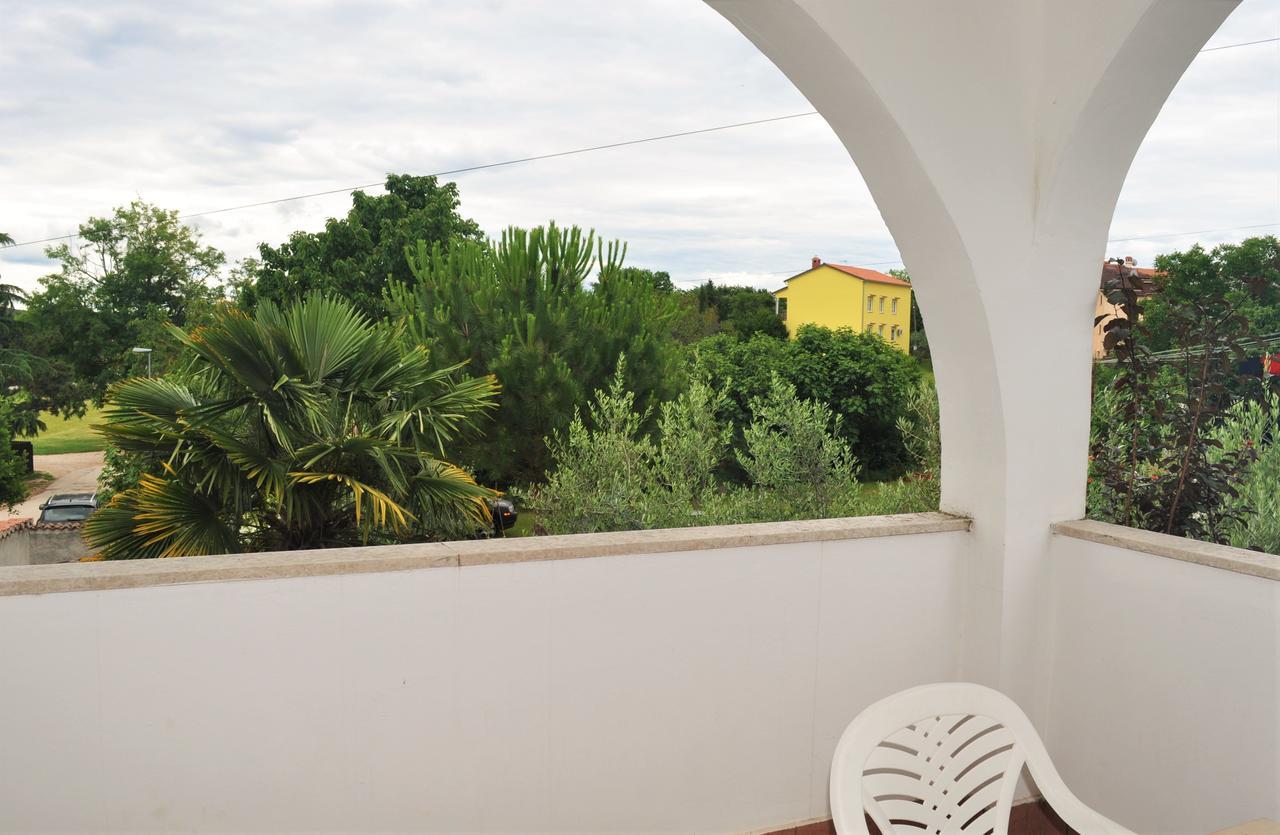 Tri Srca Apartments & Rooms Funtana Extérieur photo