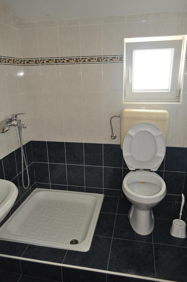 Tri Srca Apartments & Rooms Funtana Extérieur photo
