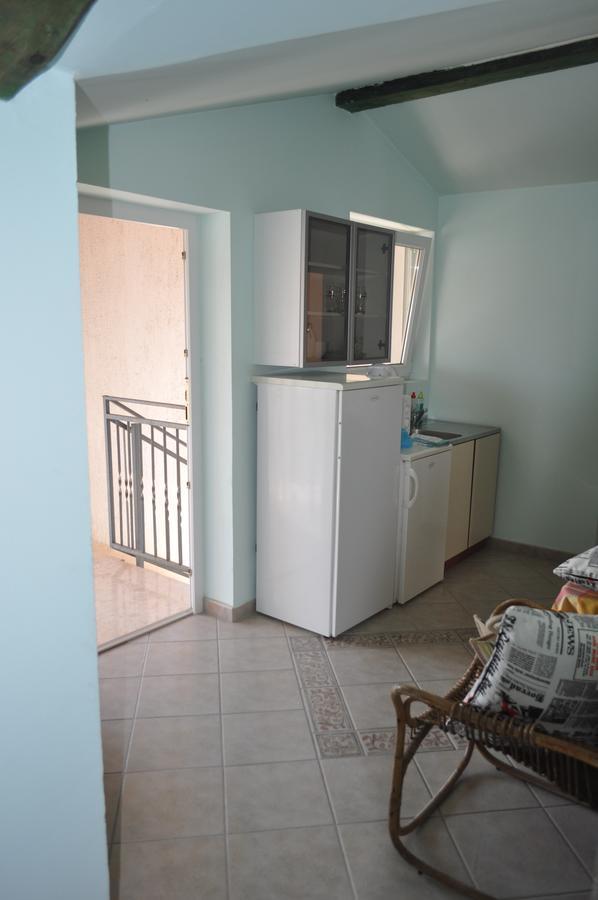 Tri Srca Apartments & Rooms Funtana Extérieur photo