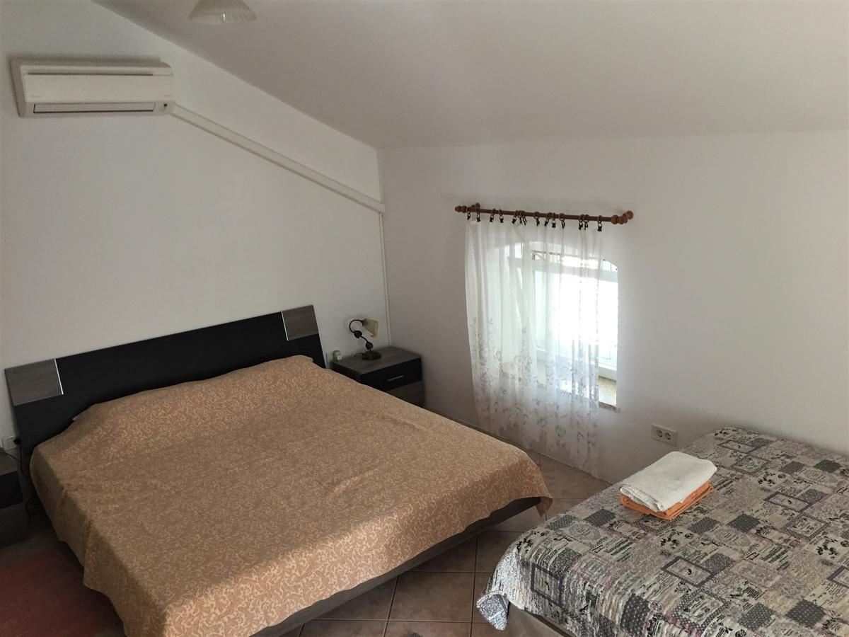 Tri Srca Apartments & Rooms Funtana Extérieur photo
