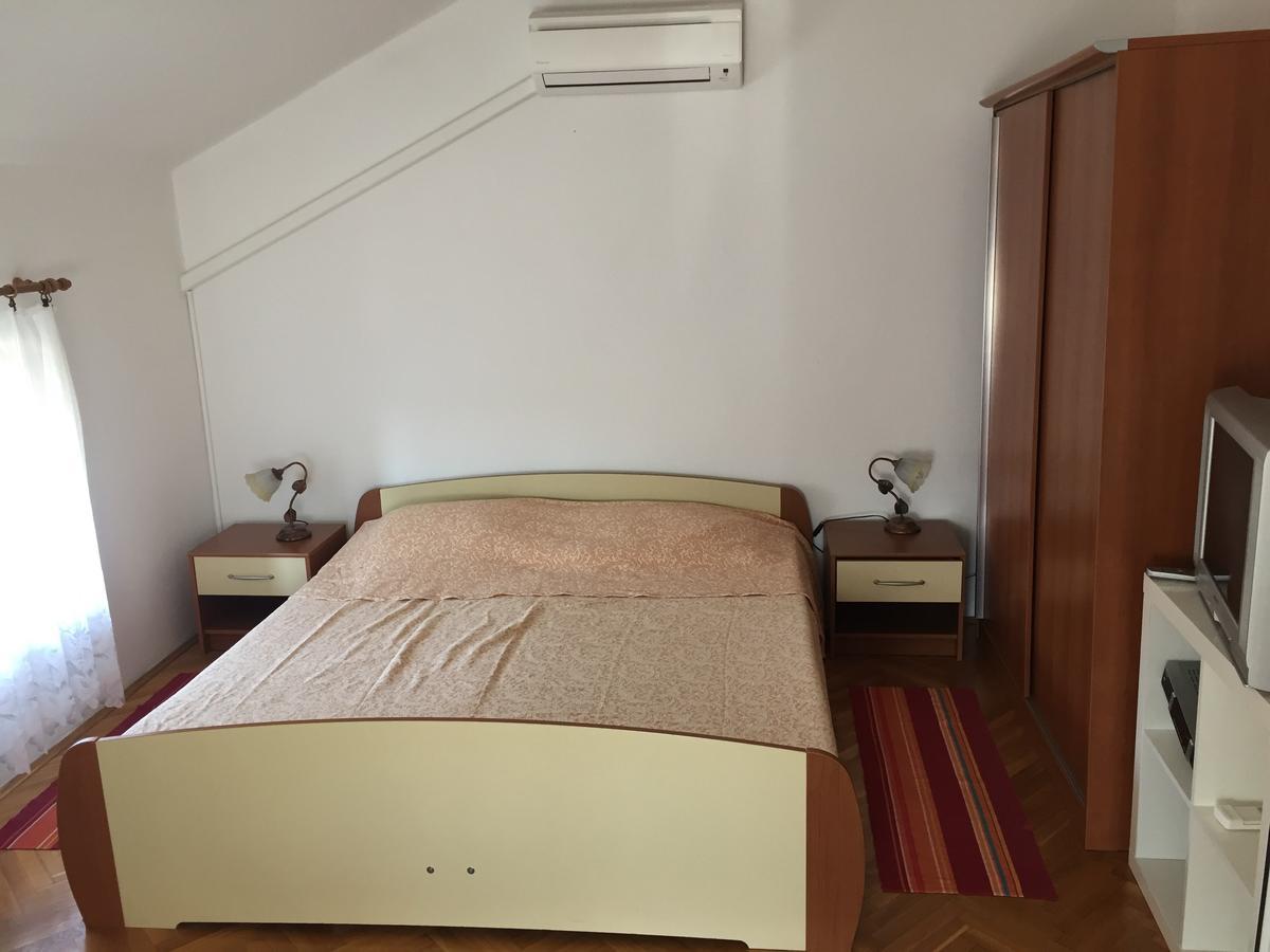 Tri Srca Apartments & Rooms Funtana Extérieur photo